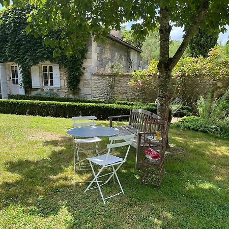 La Laiterie Du Logis Bed & Breakfast Chaniers Eksteriør bilde