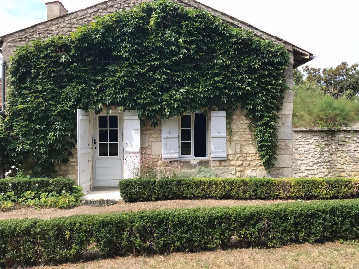 La Laiterie Du Logis Bed & Breakfast Chaniers Eksteriør bilde