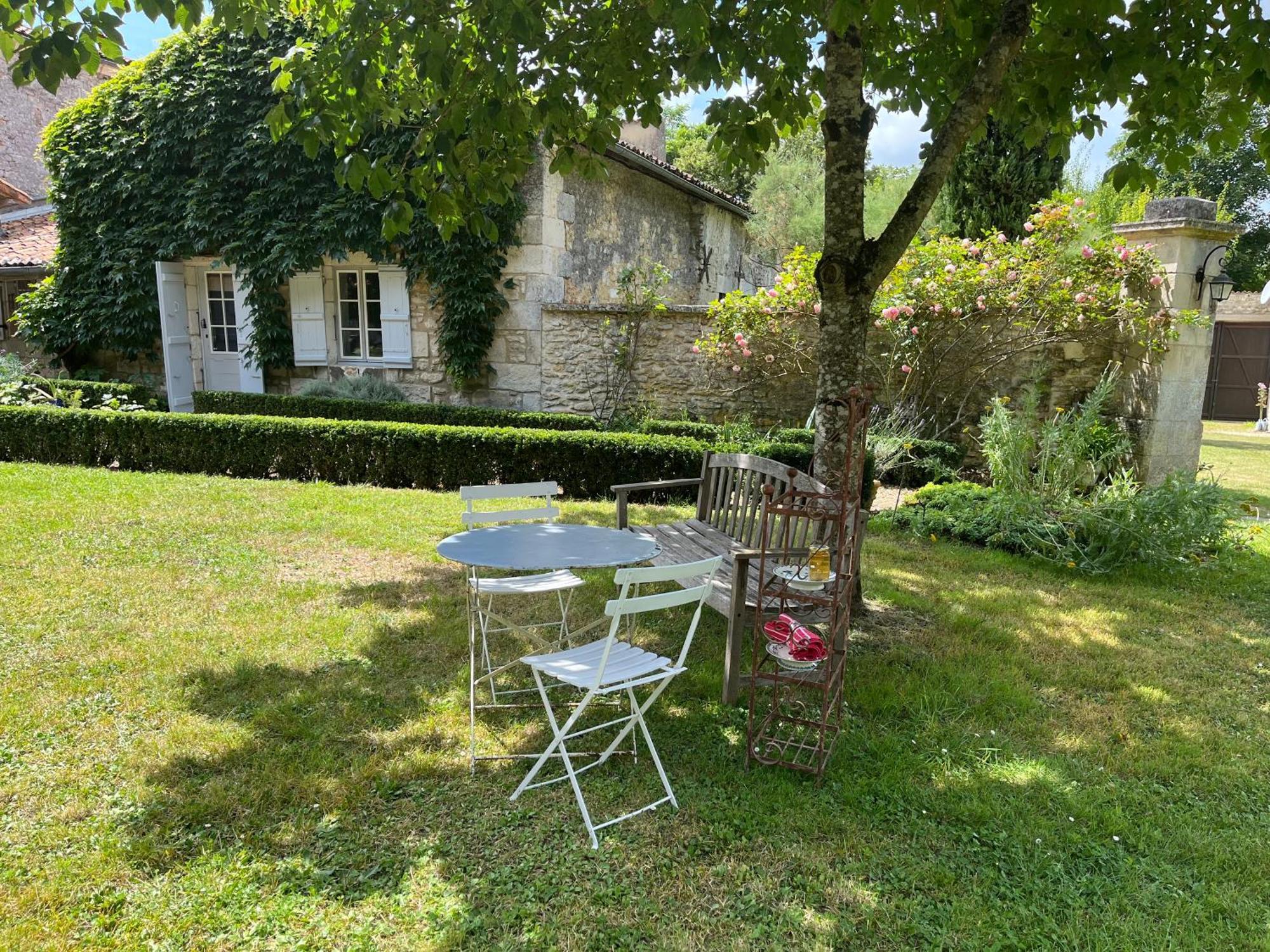 La Laiterie Du Logis Bed & Breakfast Chaniers Eksteriør bilde